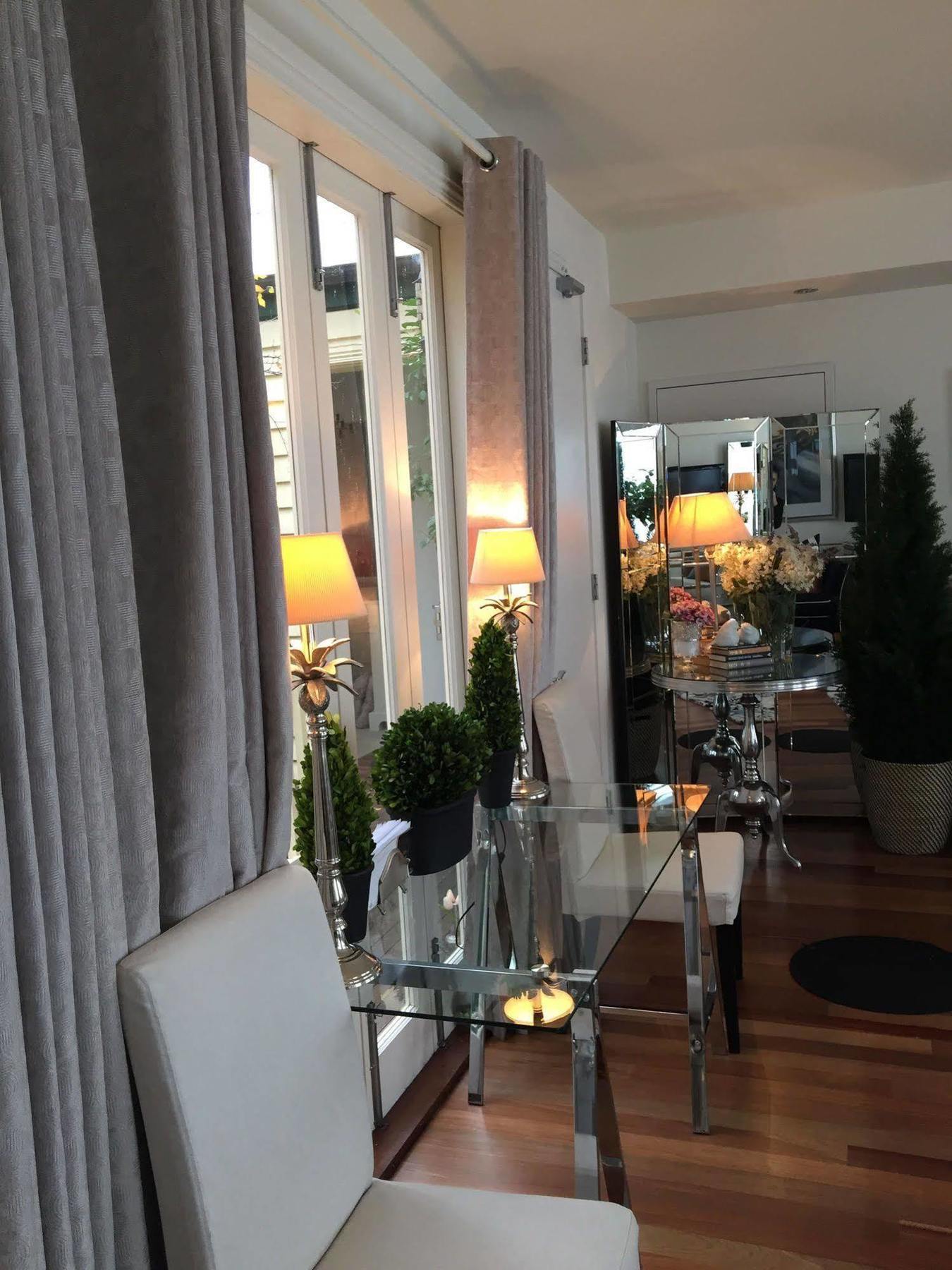 Aparthotel Andre'S Mews Melbourne Esterno foto